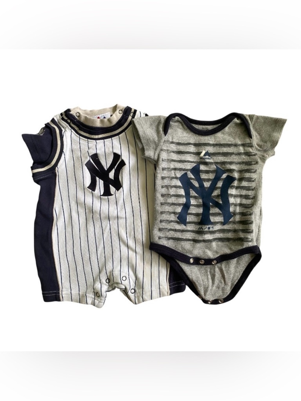 Majestic New York Yankees Baseball Baby Onesie Shorts Romper Lot Size 0-3 3-6
